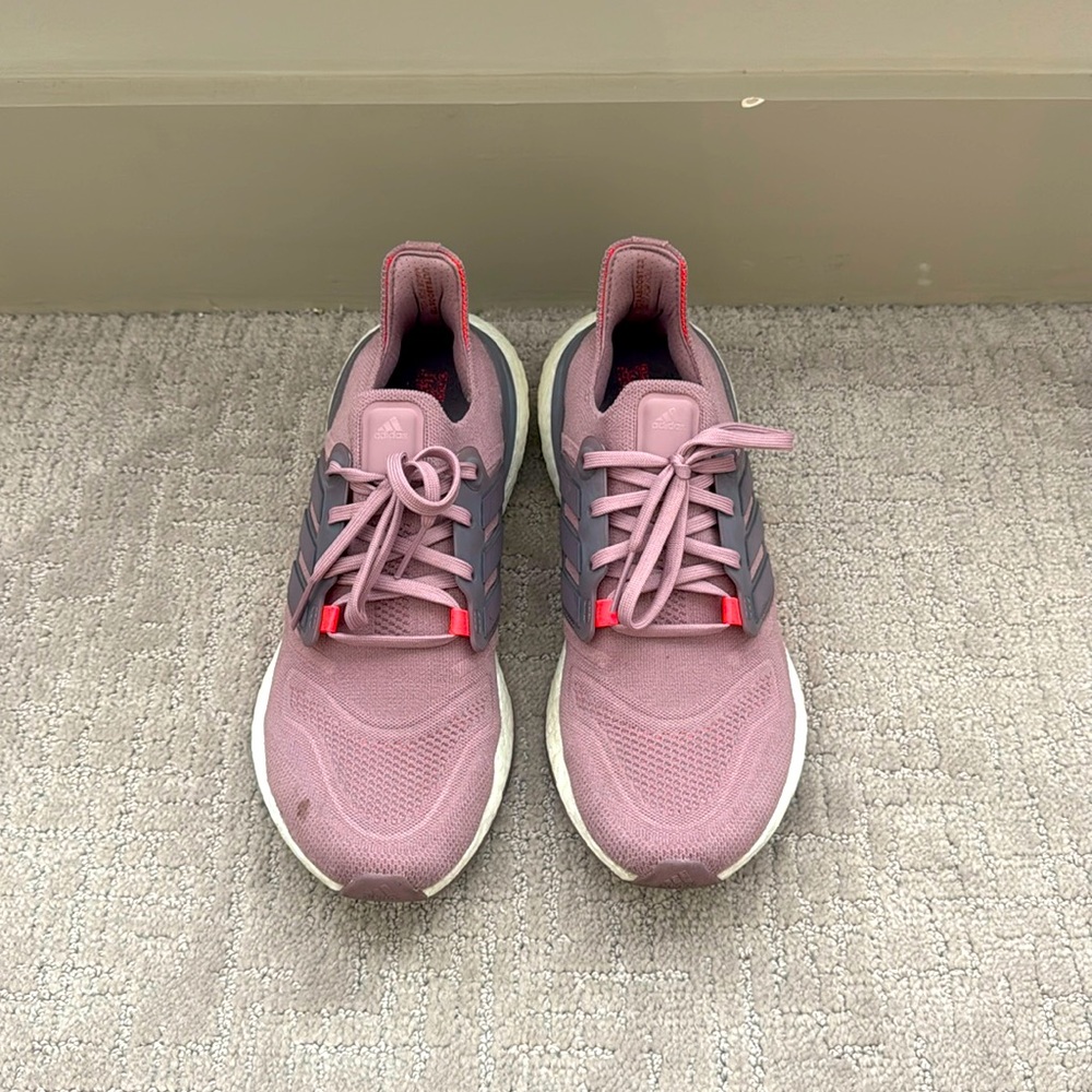 Adidas Ultra Boost 22